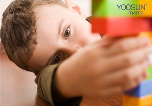 trẻ tự kỷ thông minh