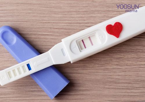lấy nước tiểu thử thai lúc nào