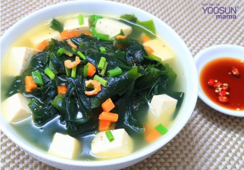 Ăn canh rong biển giảm cân