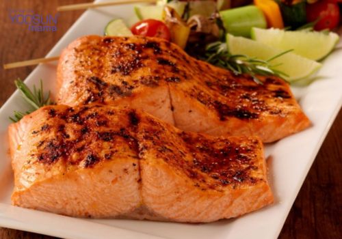 Ăn cá hồi giảm cân không