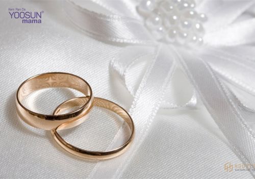 Cách thử thai bằng nhẫn cưới