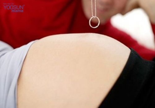 Mẹo thử thai bằng nhẫn 