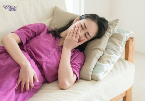 Ốm nghén khác nhau có đổi đầu con không