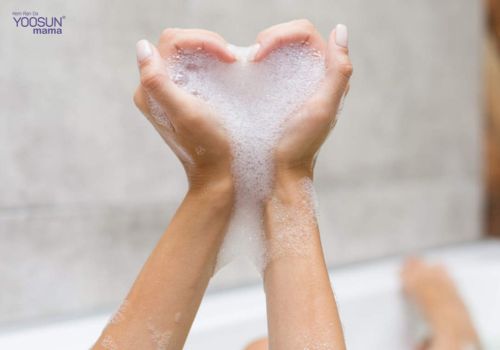 đặc điểm khí hư khi mang thai tuần đầu