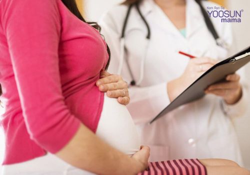 Quan hệ khi mang bầu ra máu hồng