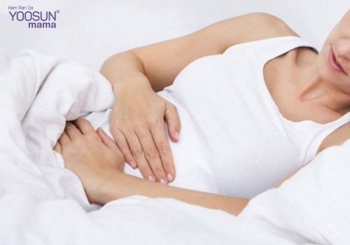 Quan hệ khi mang thai bị ra máu hồng