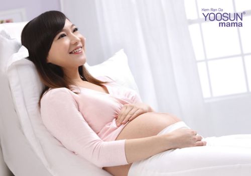 Cách làm giảm phù chân khi mang thai tháng cuối 