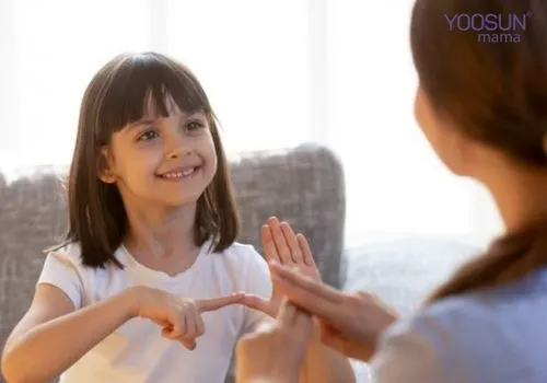 các mốc phát triển ngôn ngữ của trẻ